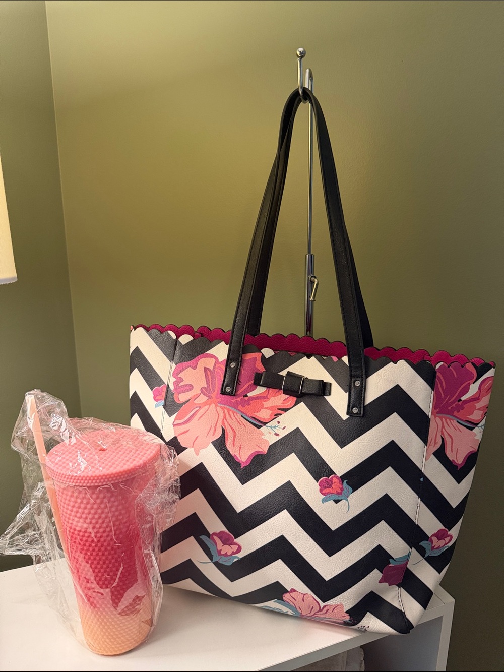 Candie's Black White Pink Chevron Floral Tote EUC PLUS Tumbler NWT